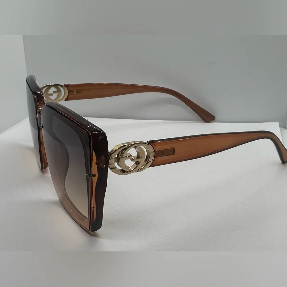 NWT Trendy Oversized Square Brown Gradient Sunglasses | Chic Vintage Style UV400